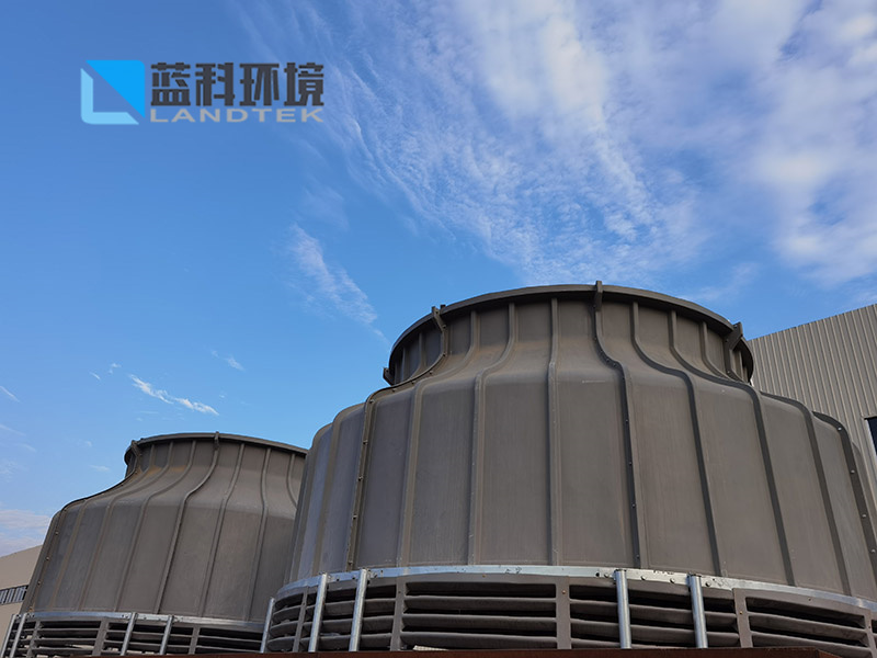 玻璃钢冷却塔安装现场